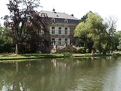 Strijthagen Castle - Landgraaf The Netherlands click the photo to enter the exhibition year-rings in sculpture